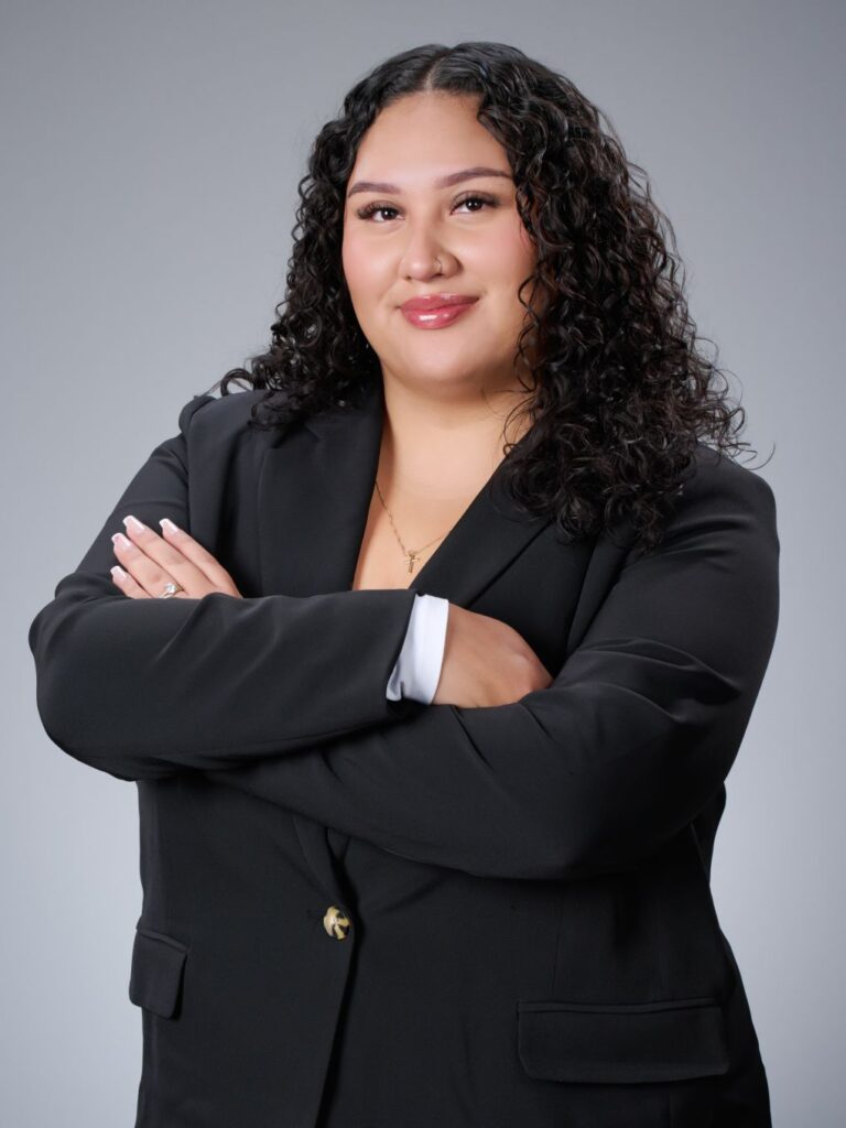 Camila_Munoz_Legal Assistant